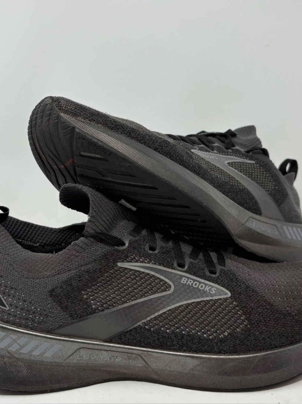 Brooks Levitate GTS 5 Men’s Running Black Shoes! Size 11 Medium D! GUC!
